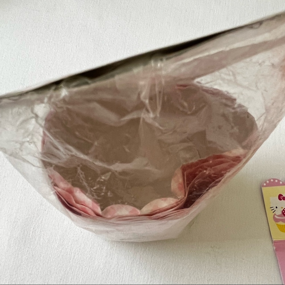 Hello Kitty assorted cupcake liners - Picture 6 of 6